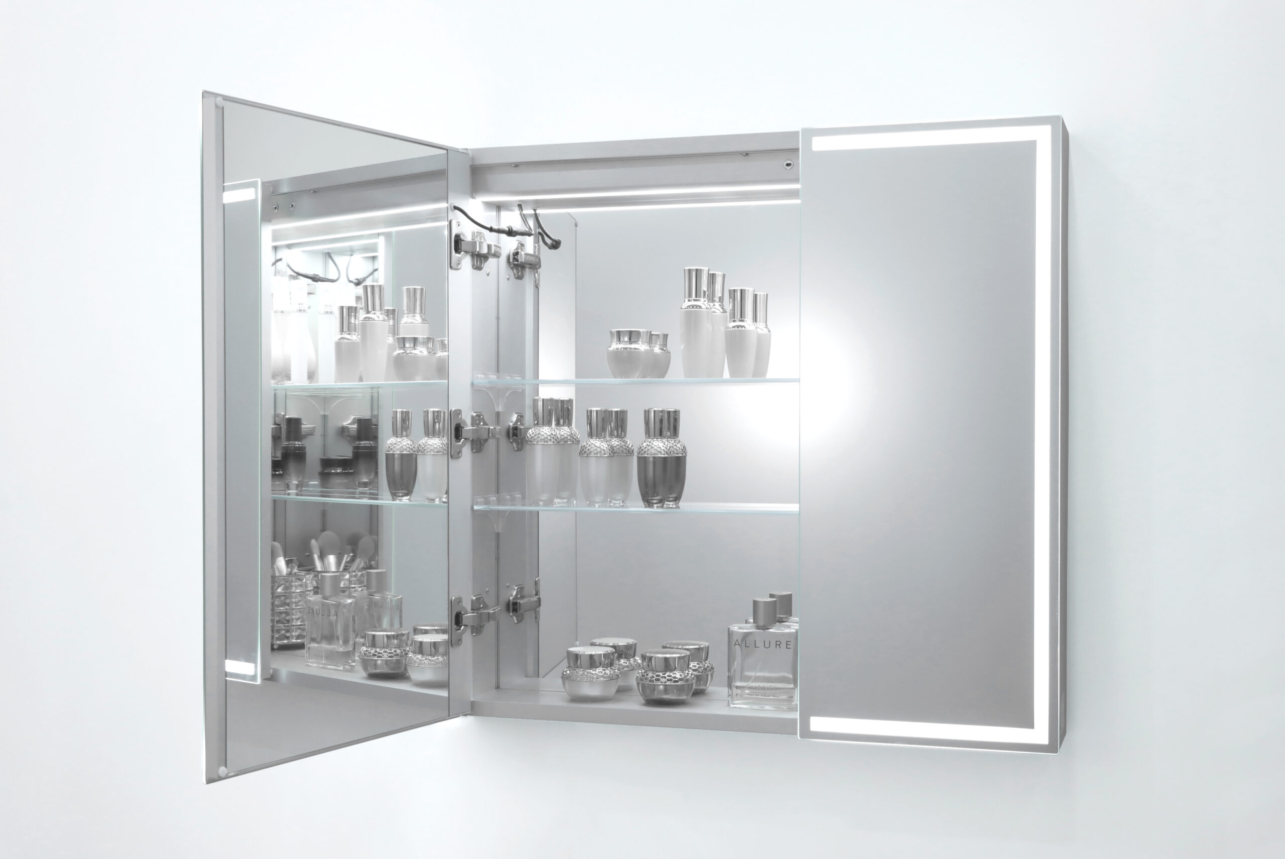 600*720*139mm Silver Brushed Rectangular LED Mirror Shaving Cabinet(Single Door,Anti-Fogging)